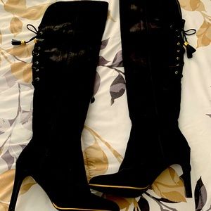 Extra cute and comfortable. Great condition!